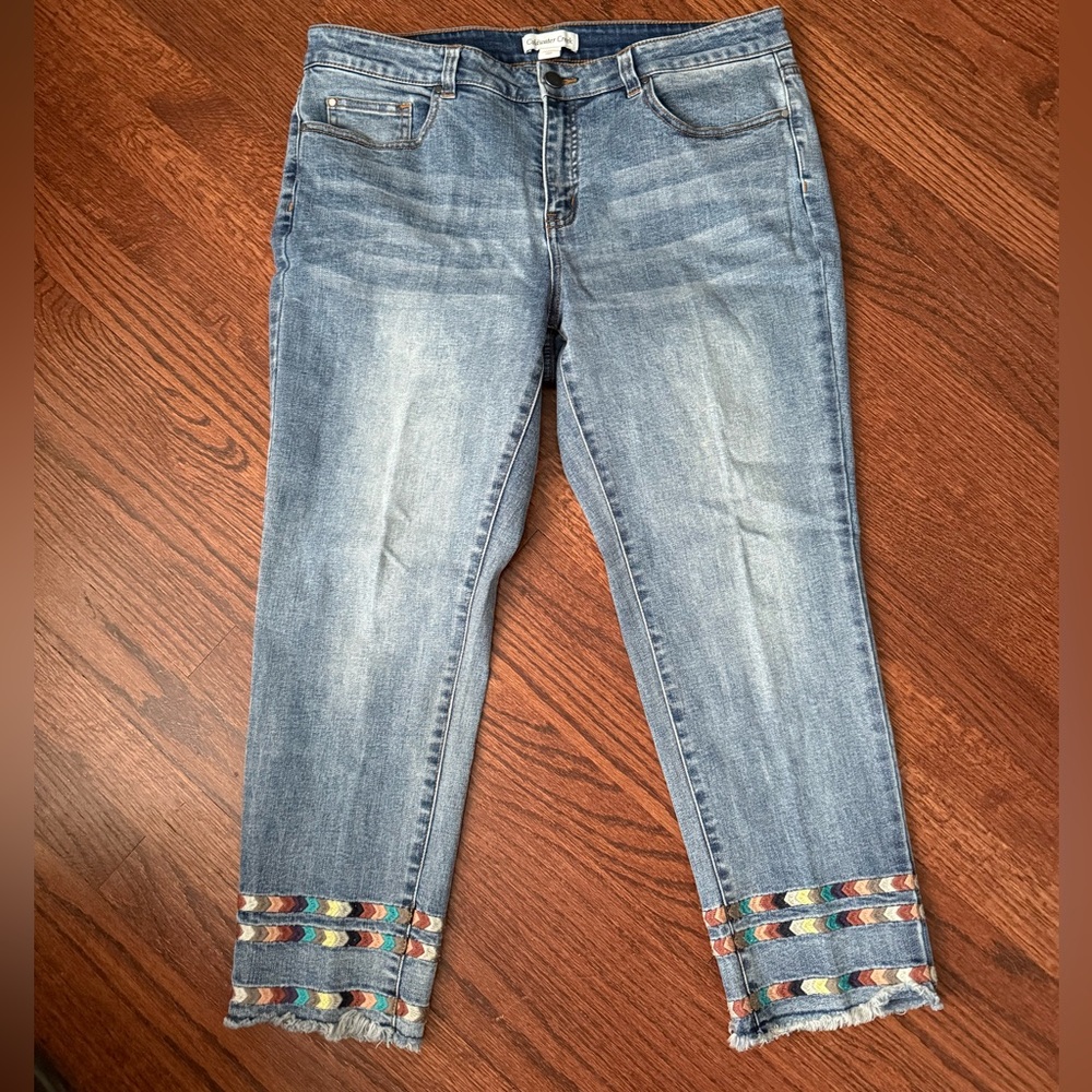 Coldwater Creek Light Blue Cropped Jeans with Multicolor Embroidery